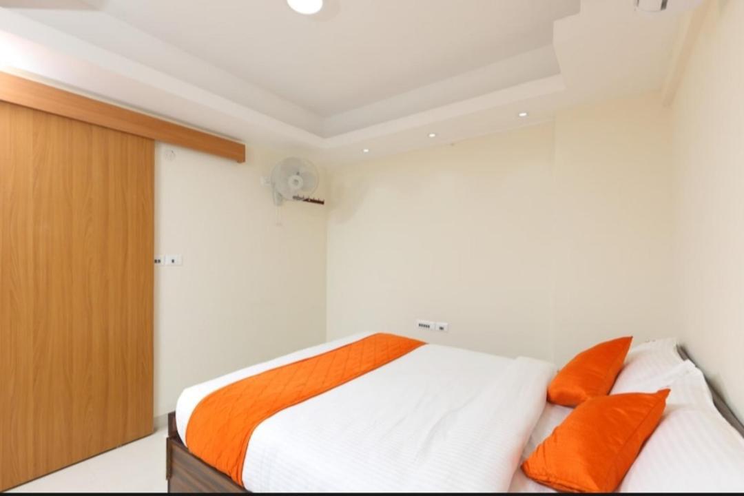 Phoenix Inn Ченай Екстериор снимка